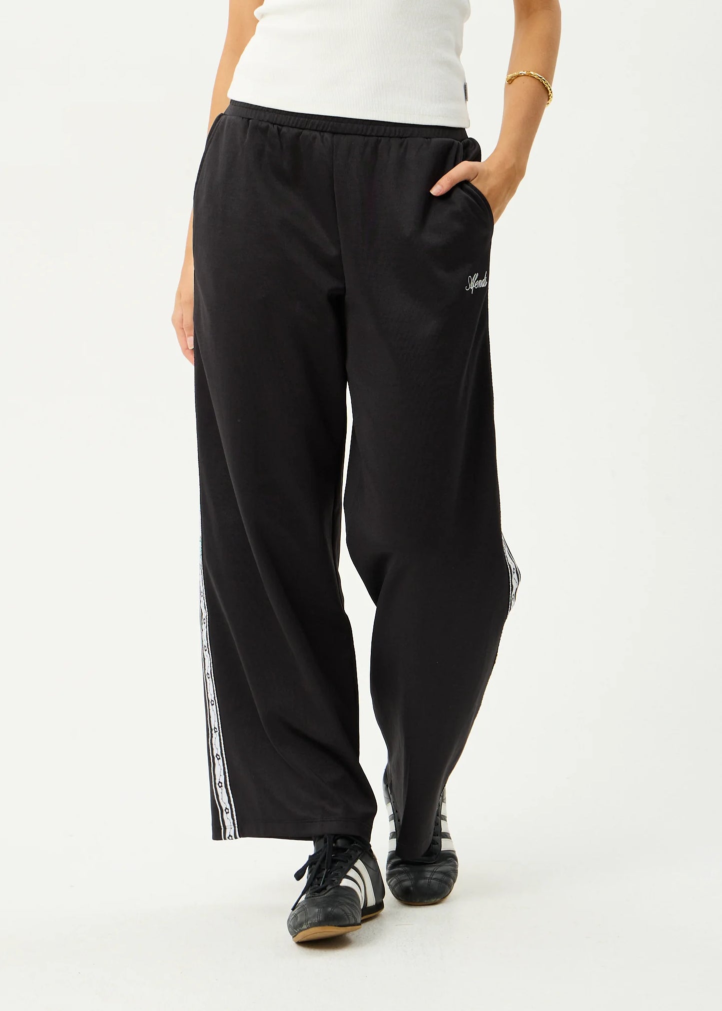 Thorn Bound Sweat Pant - Black