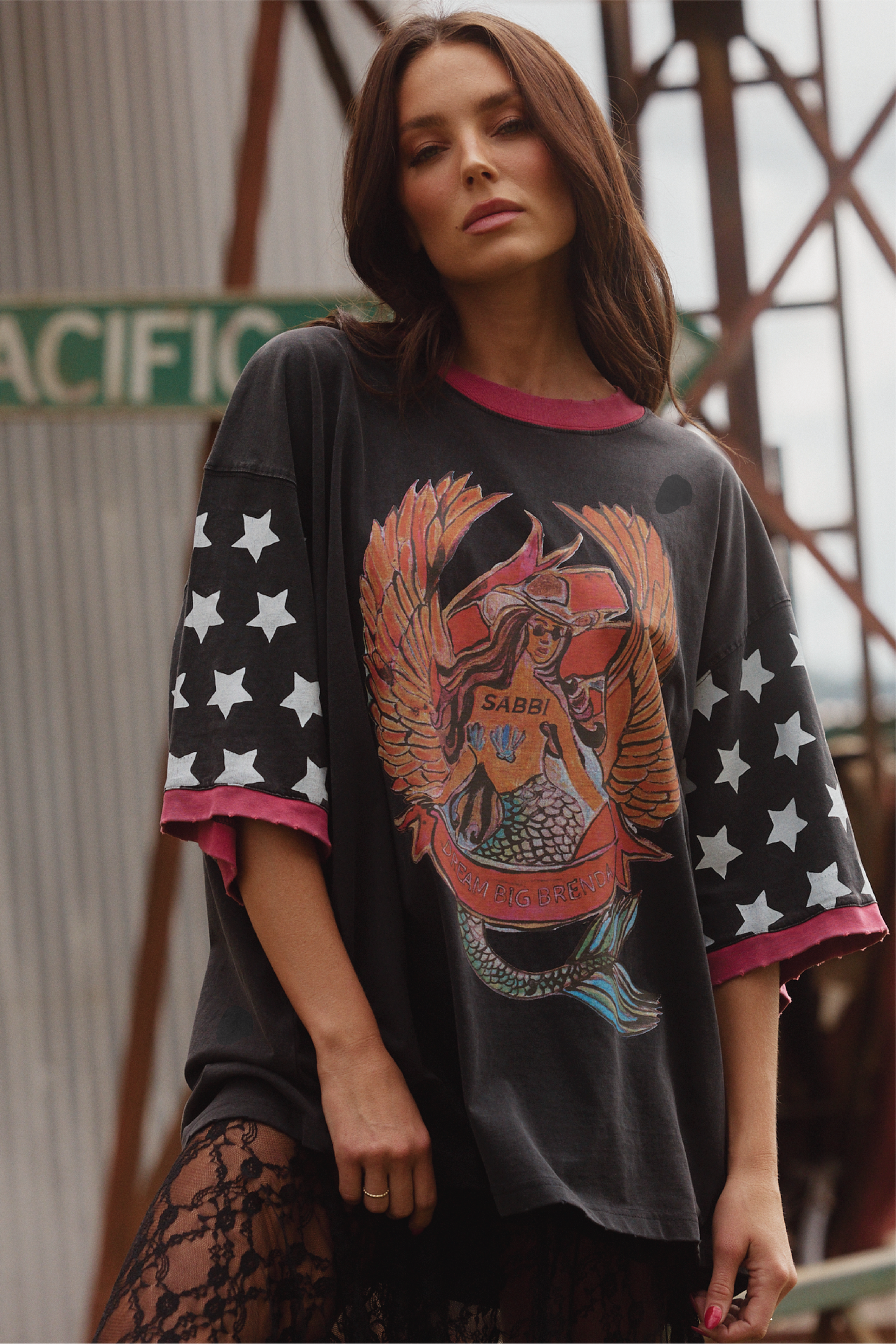 Very Oversized Vintage Dream Big Brenda Tee - Black