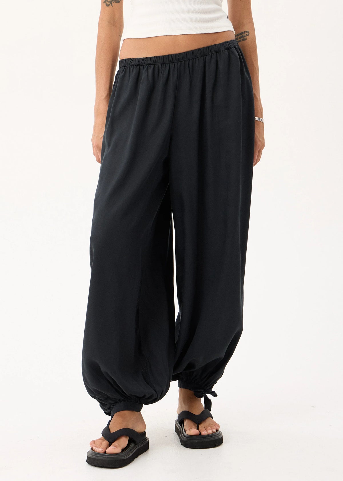 Lyana Hemp Balloon Pant - Black