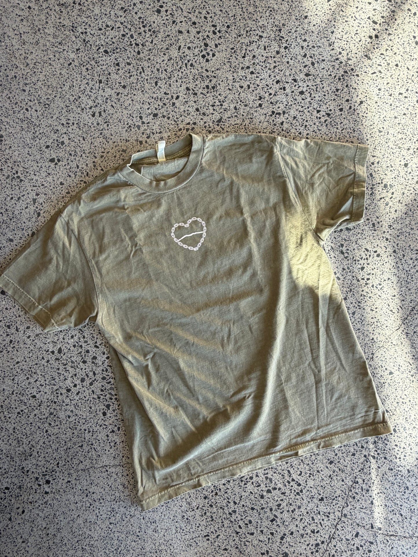 Karioi Tee - Vintage Green/Dirty Cream