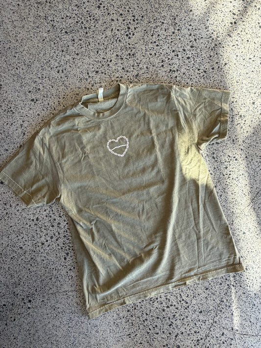 Karioi Tee - Vintage Green/Dirty Cream