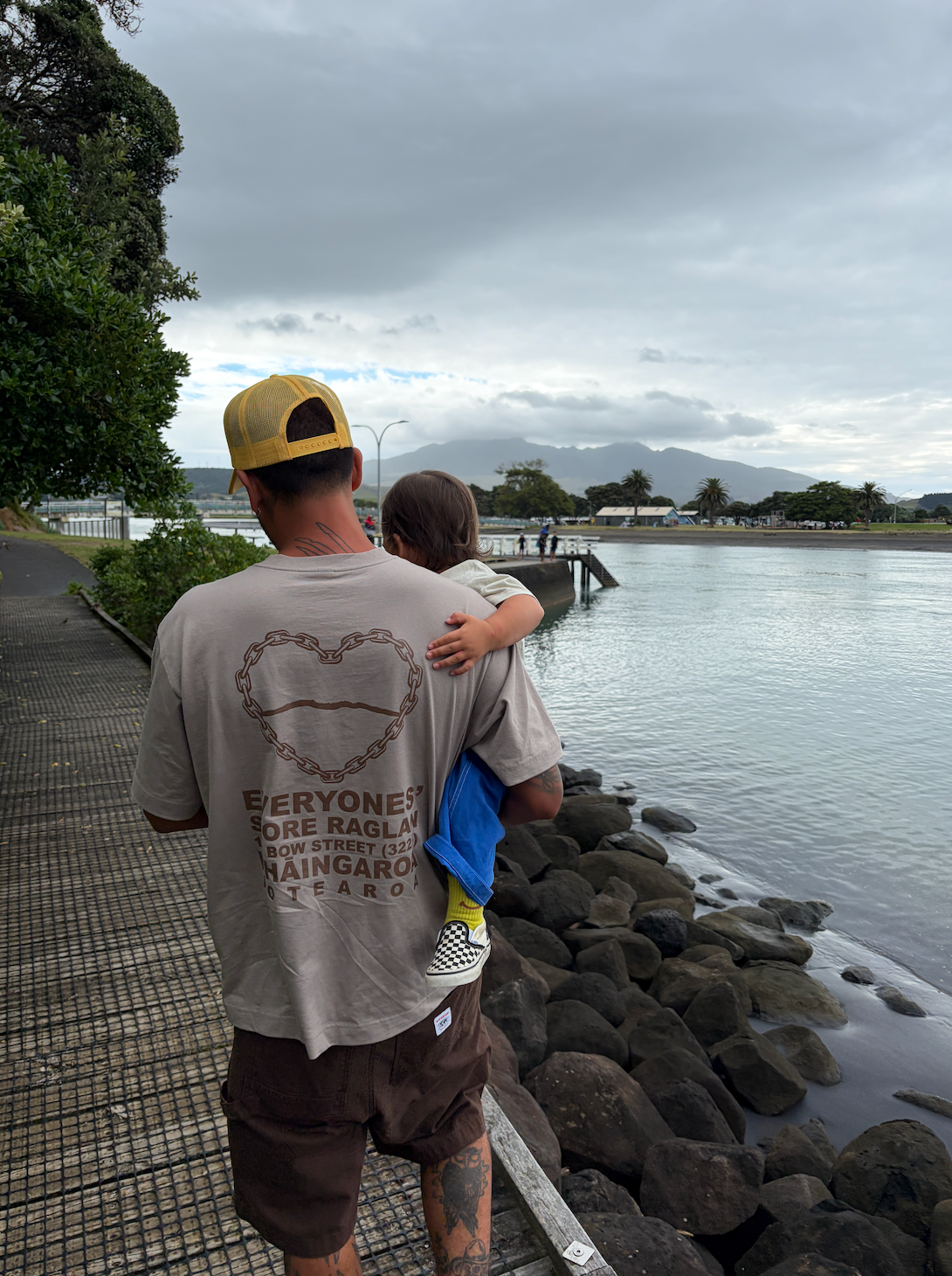 Karioi Tee - Box Fit - Mushroom