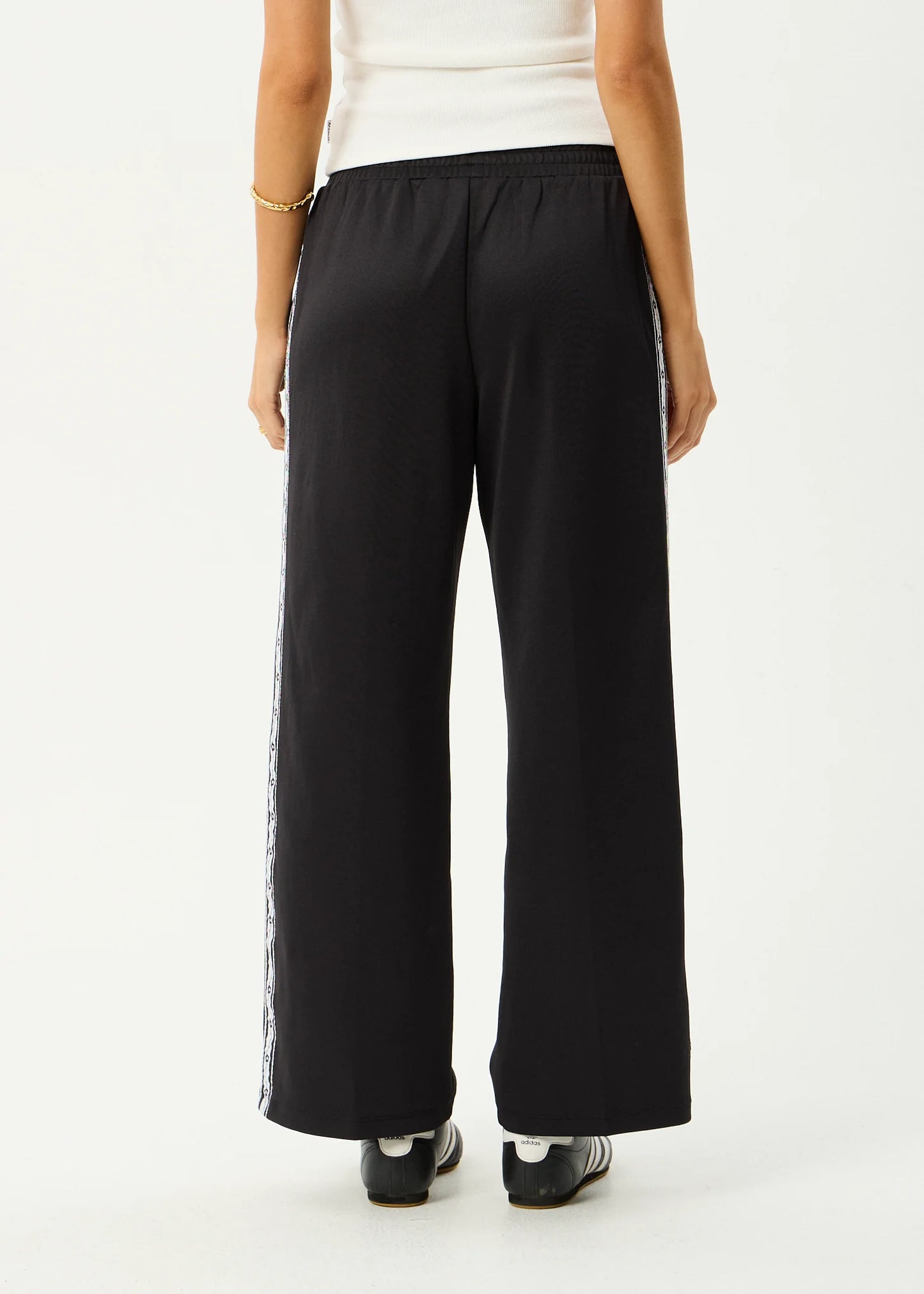Thorn Bound Sweat Pant - Black